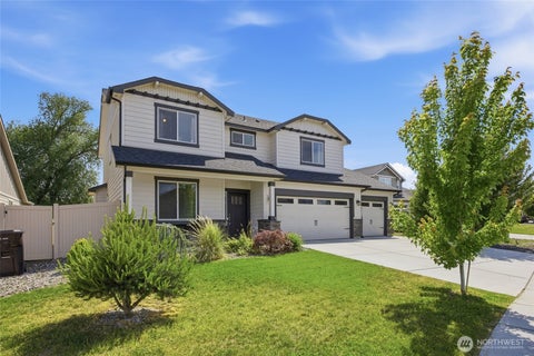 Photo of 6315 Cottonwood Loop, Yakima, WA 98903 (MLS # 2538467)