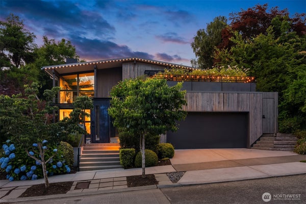 3908 NE 38TH ST, SEATTLE, WA 98105 - Image 02dda2e5d7399eb31b47de8775a476bb/1845442601