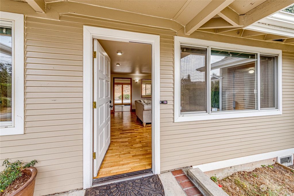 Photo of 23921 76th Avenue W, Edmonds, WA 98026 (MLS # 1996181)