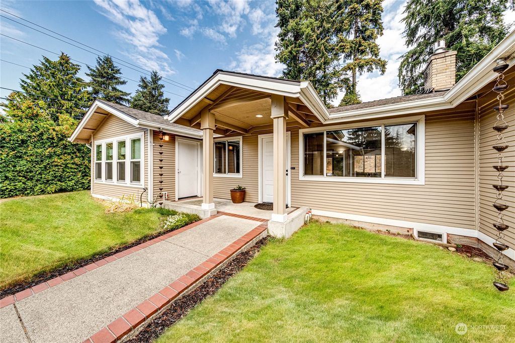 Photo of 23921 76th Avenue W, Edmonds, WA 98026 (MLS # 1996181)