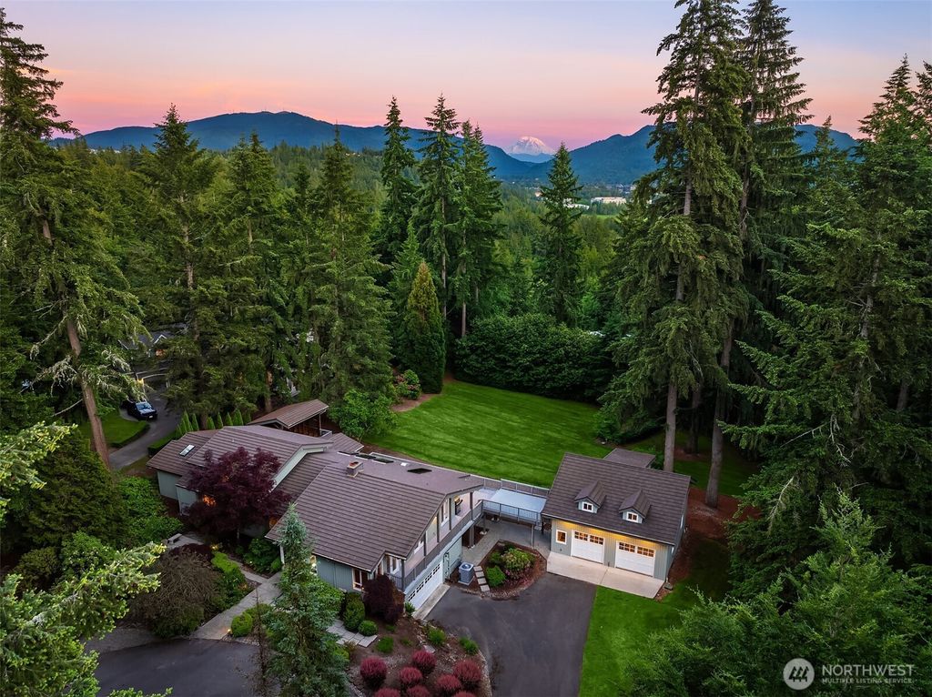 Photo of 21429 SE 39th Street, Sammamish, WA 98075 (MLS # 2347591)