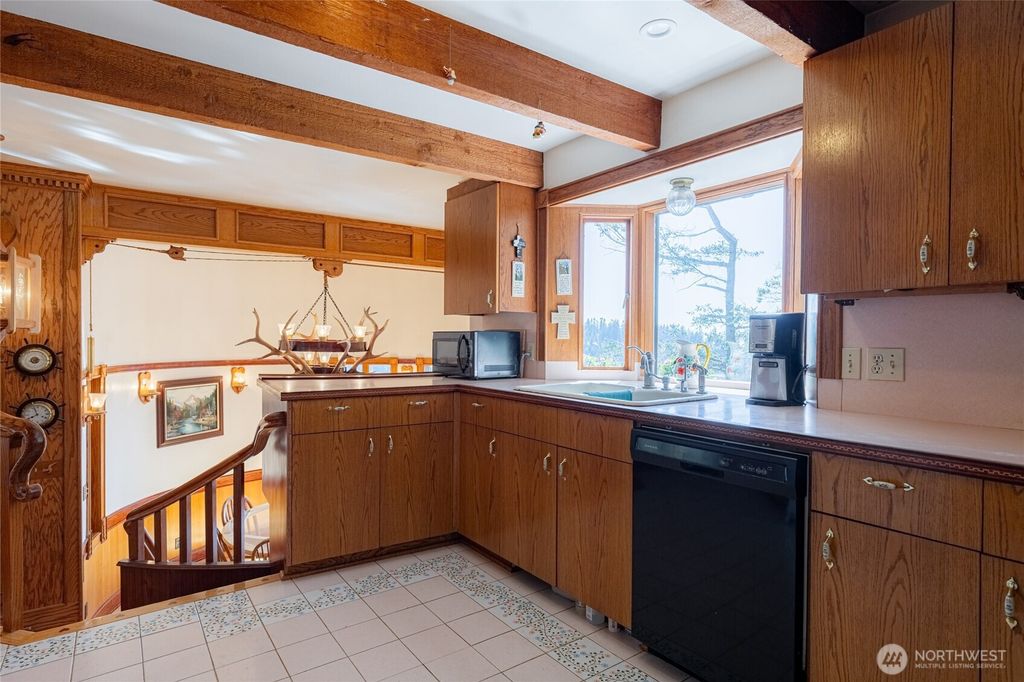 listing image 9369032946041521375