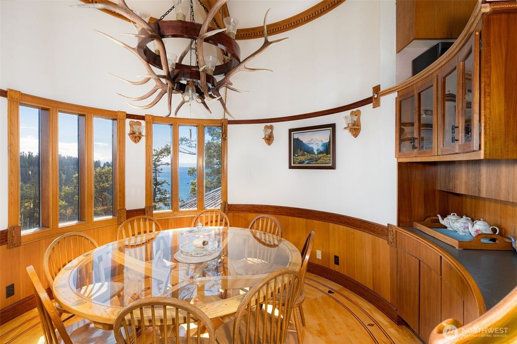 listing image 9363566887153114432