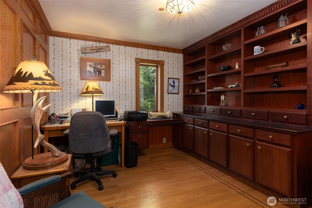 listing image 9362533897509888130