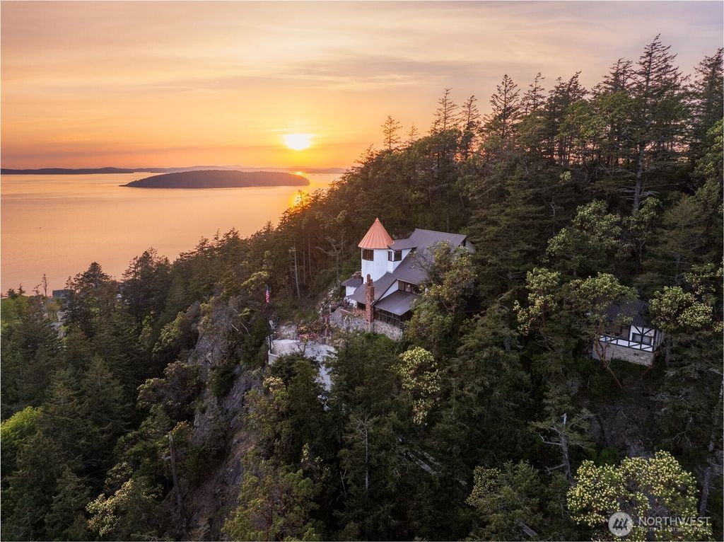 listing image 9369406272075886405