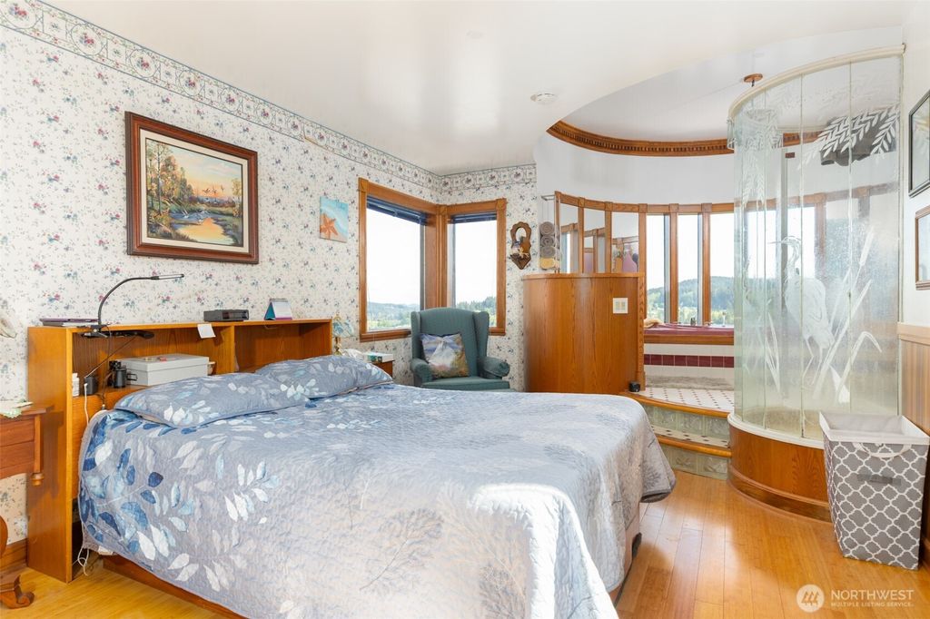 listing image 9360371232757388391