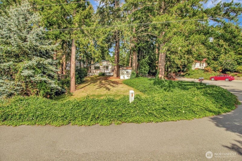385 Glengarry Drive