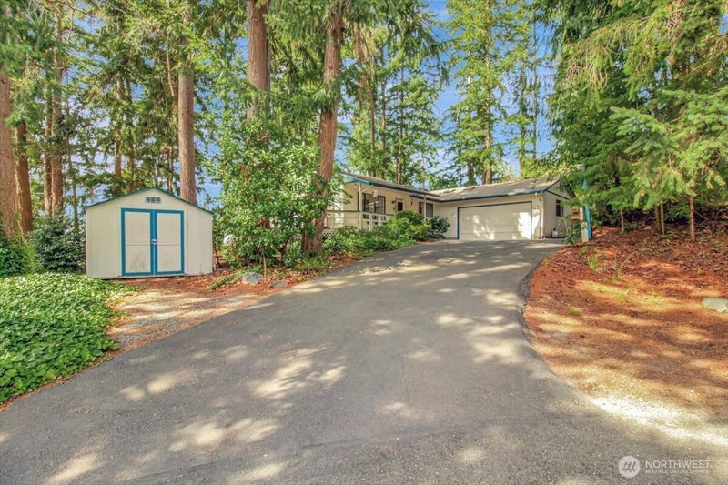 385 Glengarry Drive