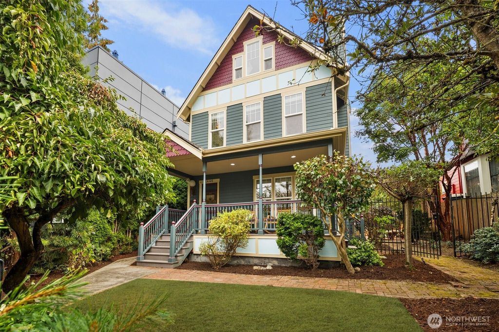 Photo of 2446 Queen Anne Avenue N, Seattle, WA 98109 (MLS # 2454614)