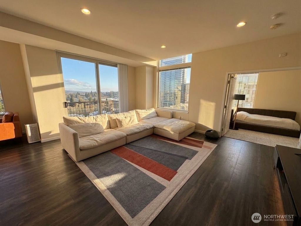 Photo of 177 107th Avenue NE #2207, Bellevue, WA 98004 (MLS # 2530605)