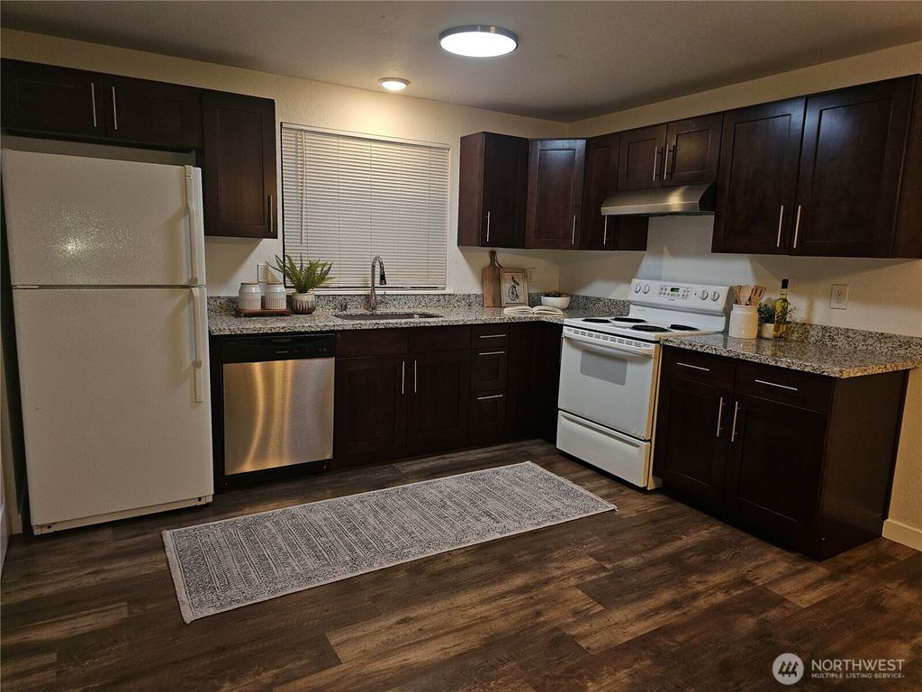 Photo of 406 E Pioneer Street #A, Granite Falls, WA 98252 (MLS # 2507532)