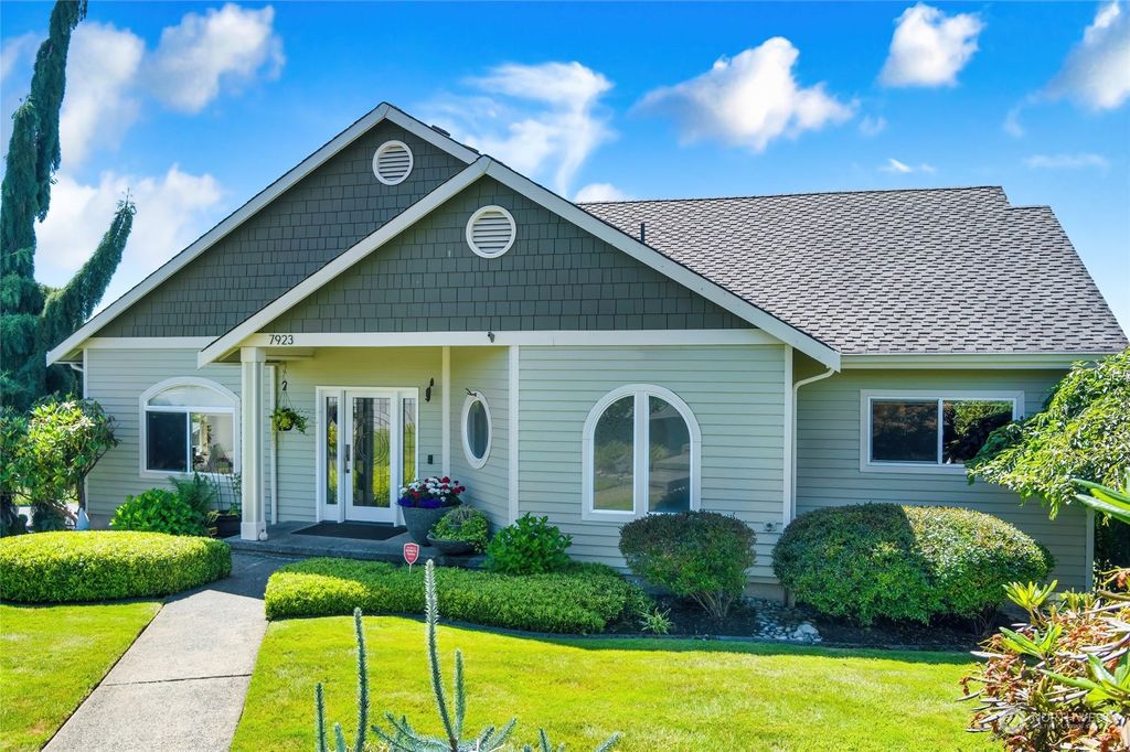 Photo of 7923 77th Street NE, Marysville, WA 98270 (MLS # 2261932)