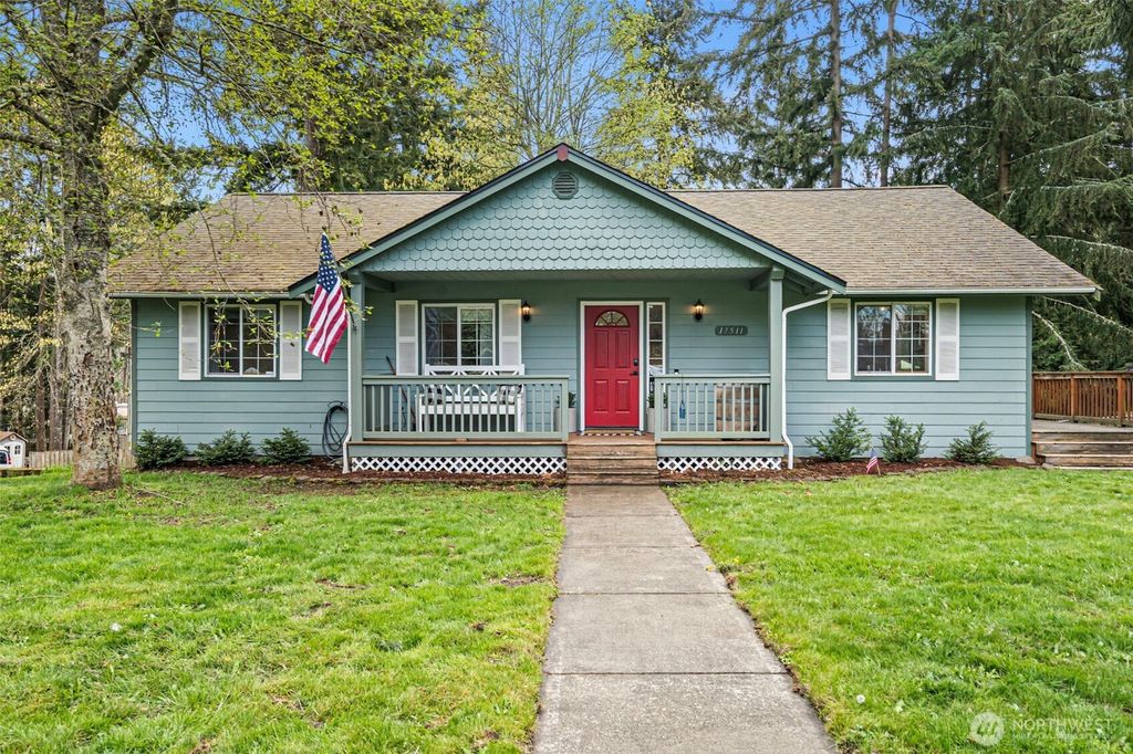 Photo of 17511 Scenic Shores Court SE, Yelm, WA 98597 (MLS # 2507541)