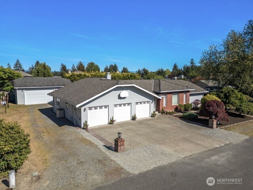 Photo of 23636 126th Avenue SE, Kent, WA 98031 (MLS # 2372316)