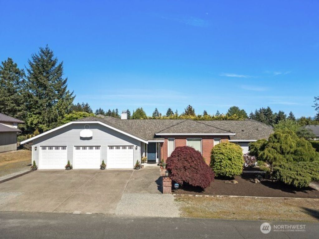 Photo of 23636 126th Avenue SE, Kent, WA 98031 (MLS # 2372316)