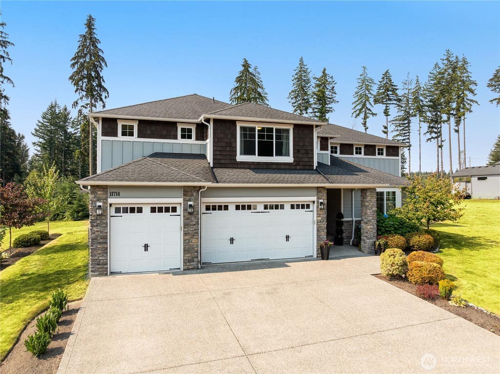 Photo of 11714 137th Drive NE, Lake Stevens, WA 98258 (MLS # 2574765)