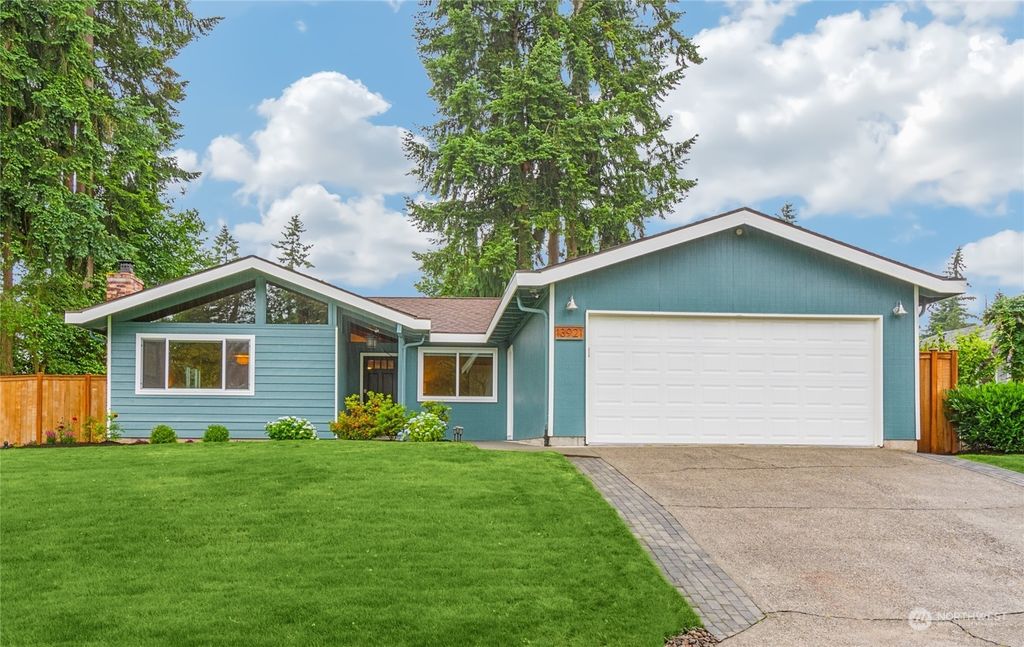 Photo of 13921 120th Avenue NE, Kirkland, WA 98034 (MLS # 2125221)