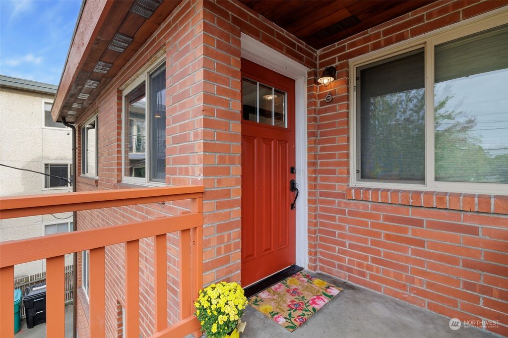 Photo of 461 N 45th Street #6, Seattle, WA 98103 (MLS # 2292020)