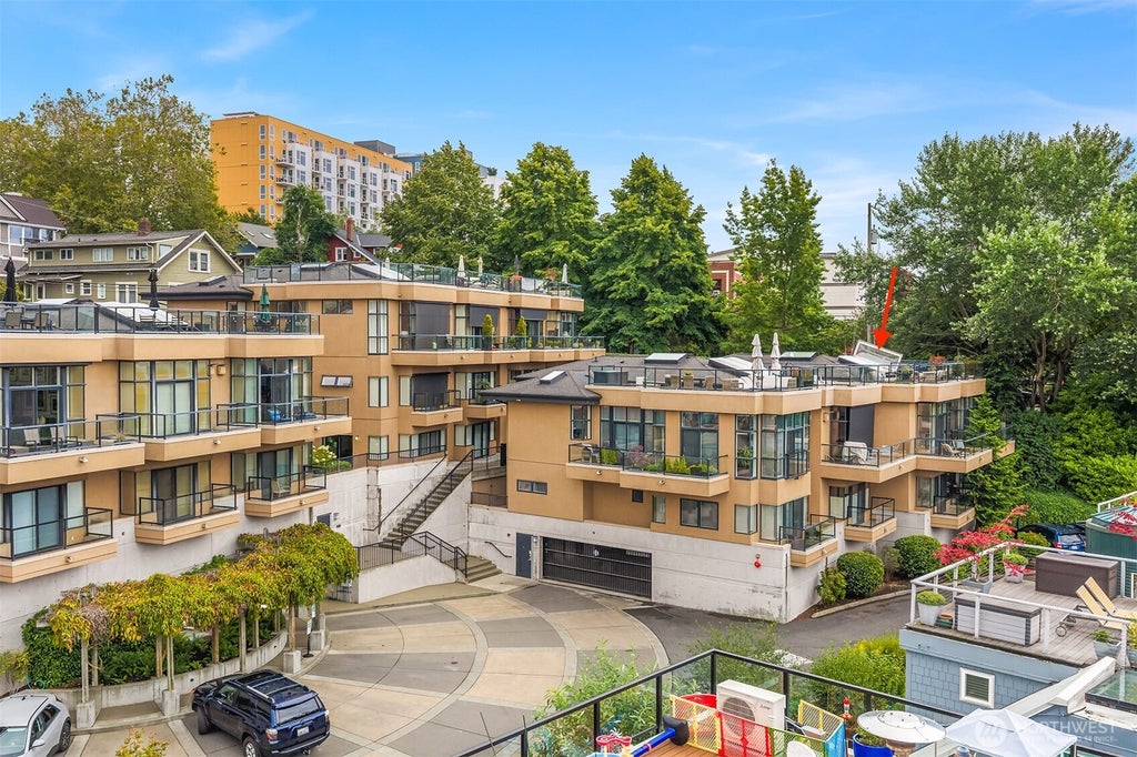 Photo of 80 E Roanoke Street #2, Seattle, WA 98102 (MLS # 2594608)