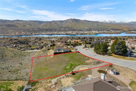 Photo of 2450 Twin Peaks View Vw, East Wenatchee, WA 98802 (MLS # 2504478)