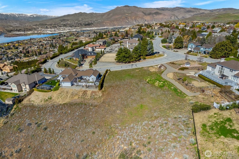 2450 Twin Peaks View