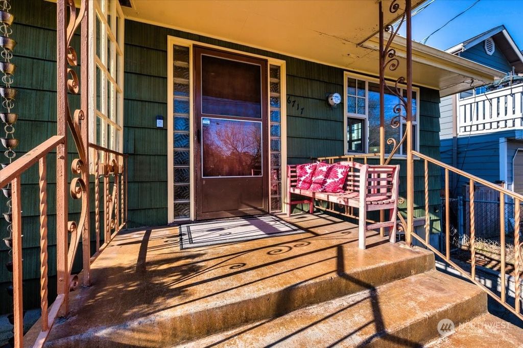 Photo of 6717 20th Avenue NW, Seattle, WA 98117 (MLS # 2325043)