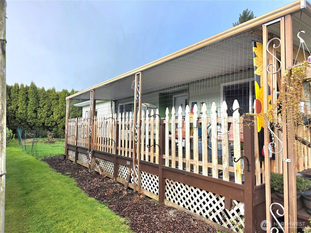 Photo of 2397 Nightingale Lane Ln, Kelso, WA 98626 (MLS # 2490076)