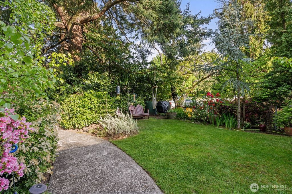 Photo of 15825 10th Avenue SW, Burien, WA 98166 (MLS # 2367630)