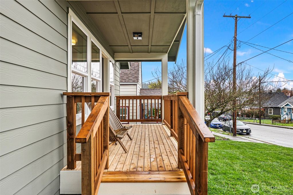 Photo of 1925 5th Street, Bremerton, WA 98337 (MLS # 2497469)