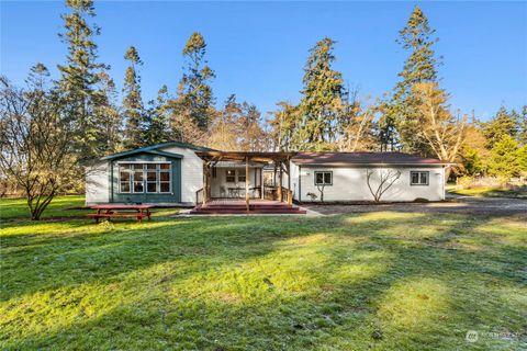 204 Fort Casey Road, Coupeville, WA 98239 - MLS#: 2327032