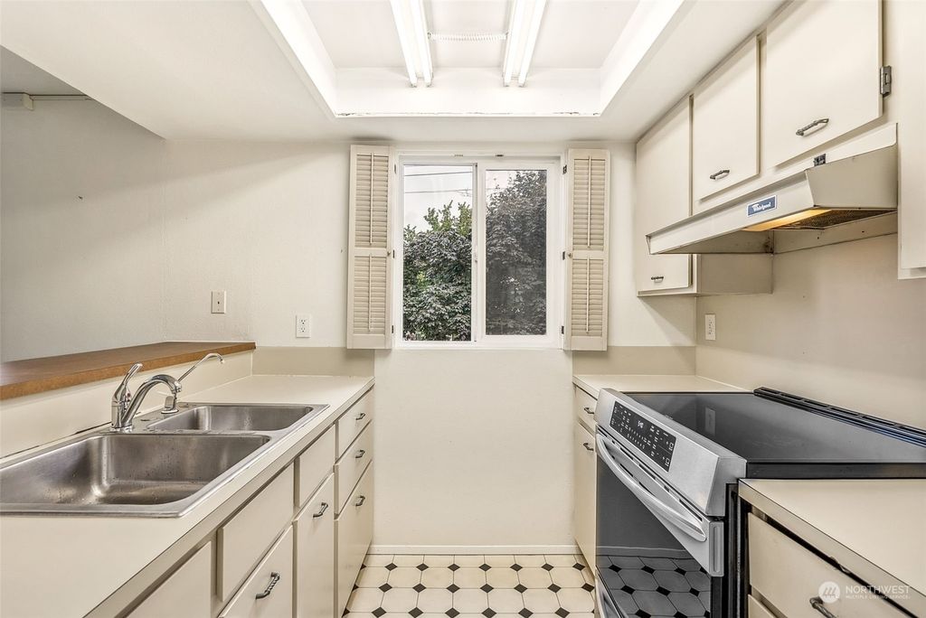 Photo of 1515 E Union Street #201, Seattle, WA 98122 (MLS # 2223712)