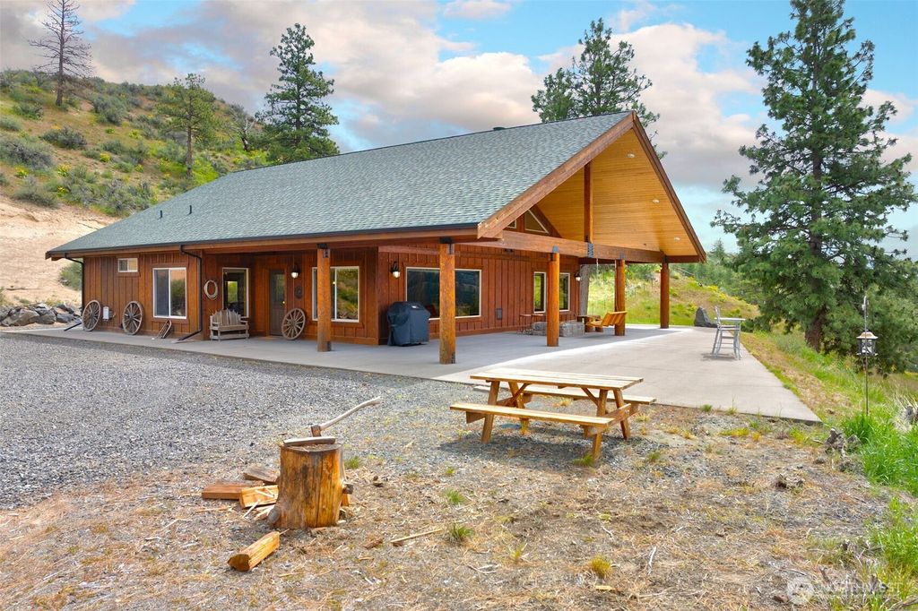 Photo of 1291 Audubon Road, Selah, WA 98942 (MLS # 2519225)