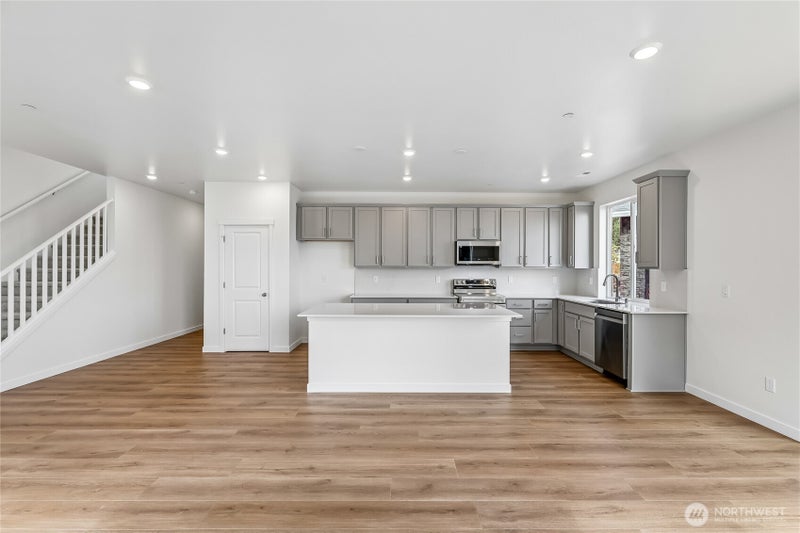 625 103rd Court SE SW 08