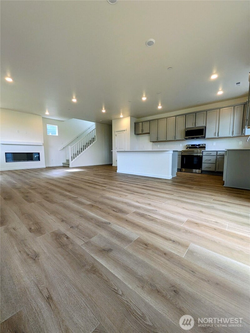 625 103rd Court SE SW 08