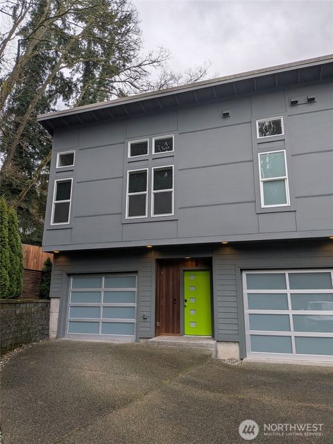 Photo of 2662 E Lake Sammamish Parkway #B, Sammamish, WA 98074 (MLS # 2495677)