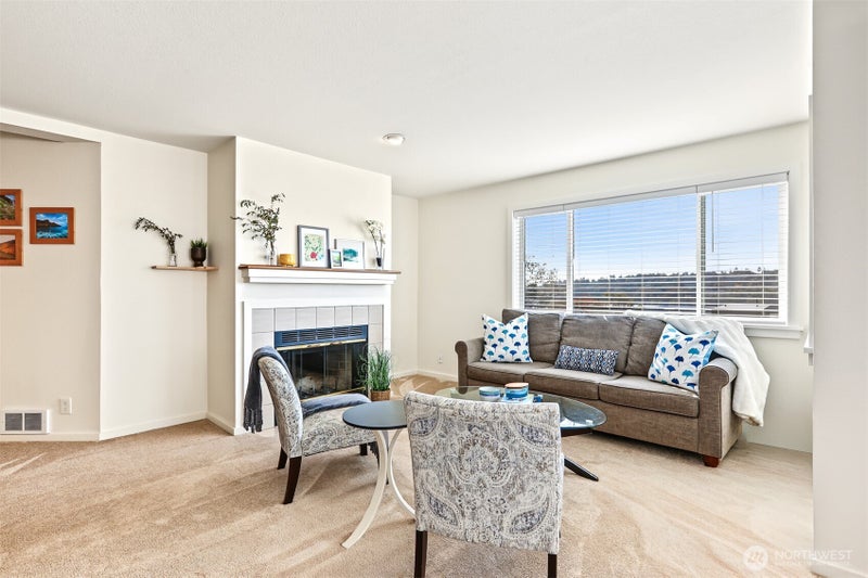 2040 13th Avenue W 11