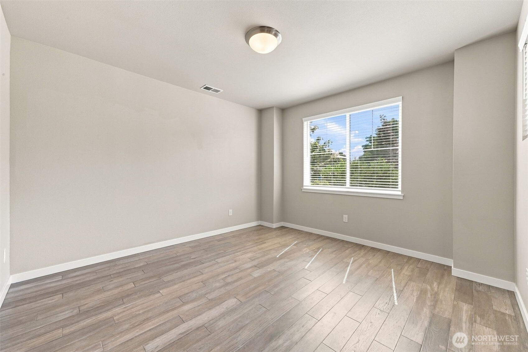 1433 E 48th Street