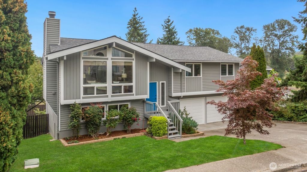 Photo of 1812 Ferndale Avenue SE, Renton, WA 98058 (MLS # 2416979)