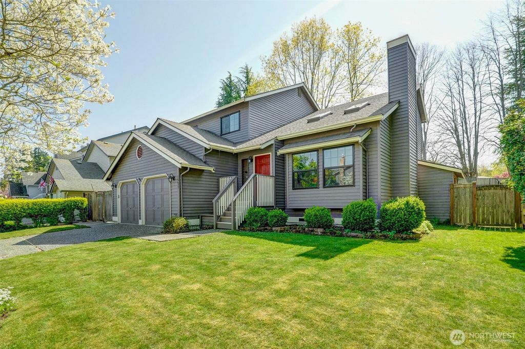 Photo of 16627 126th Avenue NE, Woodinville, WA 98072 (MLS # 2370632)