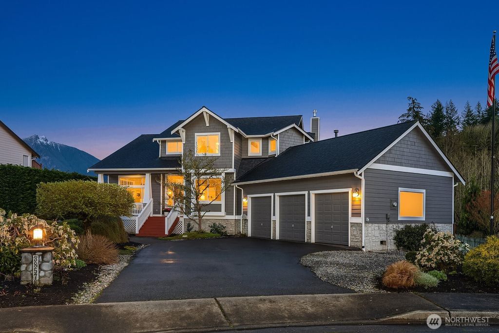 Photo of 38578 SE Kimball Creek Drive, Snoqualmie, WA 98065 (MLS # 2354408)
