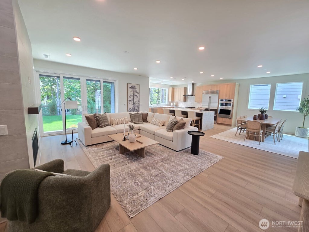Photo of 13717 SE 85th Street, Newcastle, WA 98059 (MLS # 2457805)