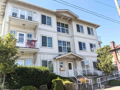 Photo of 1817 D Street, Bellingham, WA 98225 (MLS # 2461253)