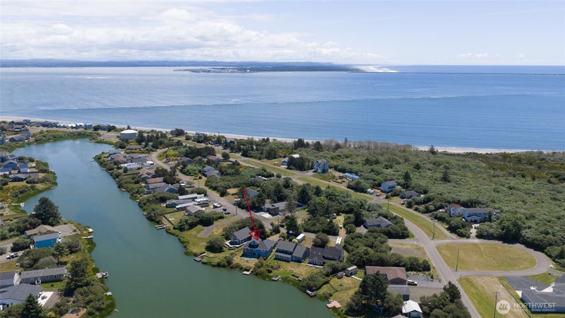 142 Sea Breeze Loop SE
