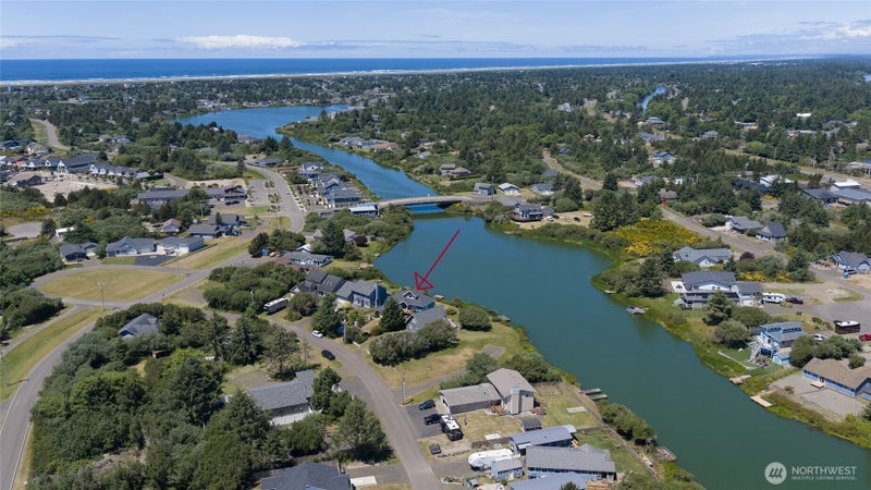 142 Sea Breeze Loop SE
