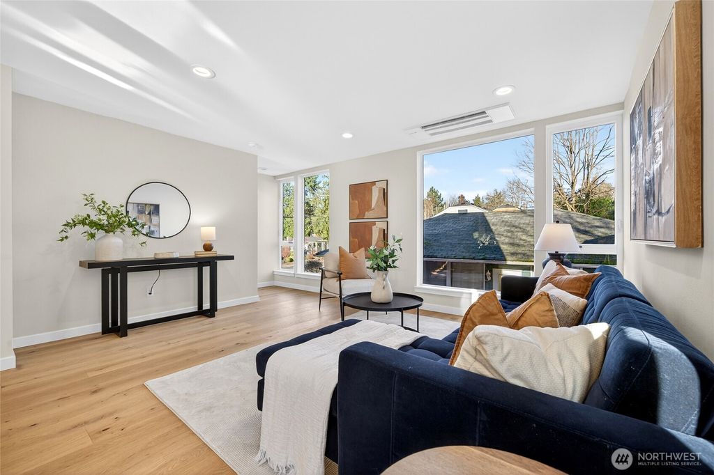 Photo of 5514 25th Avenue NE #B, Seattle, WA 98105 (MLS # 2468013)