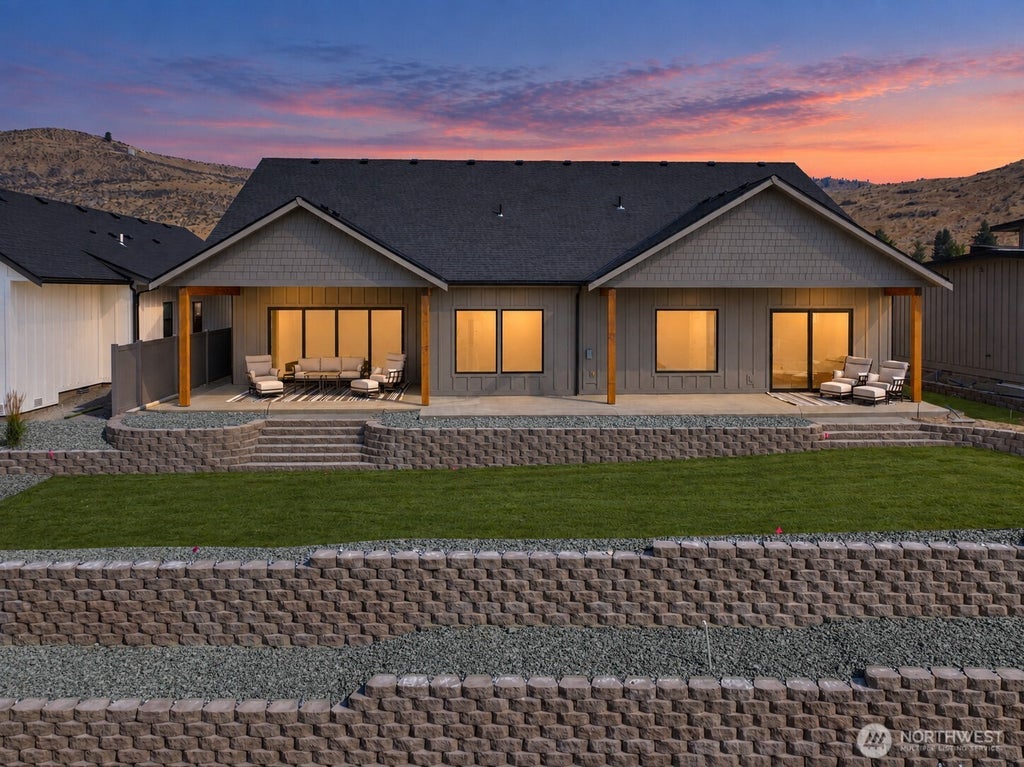 Photo of 542 Harvest Ridge Dr Dr, Chelan, WA 98816 (MLS # 2570288)
