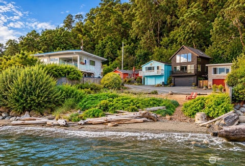Photo of 11428 Arroyo Beach Place SW, Seattle, WA 98146 (MLS # 2578843)