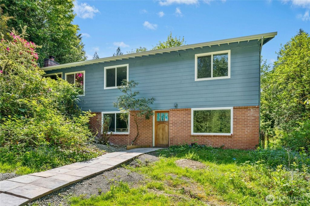 Photo of 24005 SE 132nd Way, Issaquah, WA 98027 (MLS # 2425401)