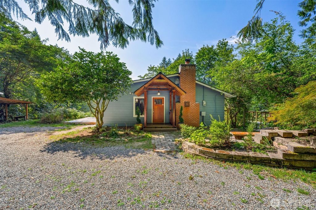 Photo of 24005 SE 132nd Way, Issaquah, WA 98027 (MLS # 2425401)