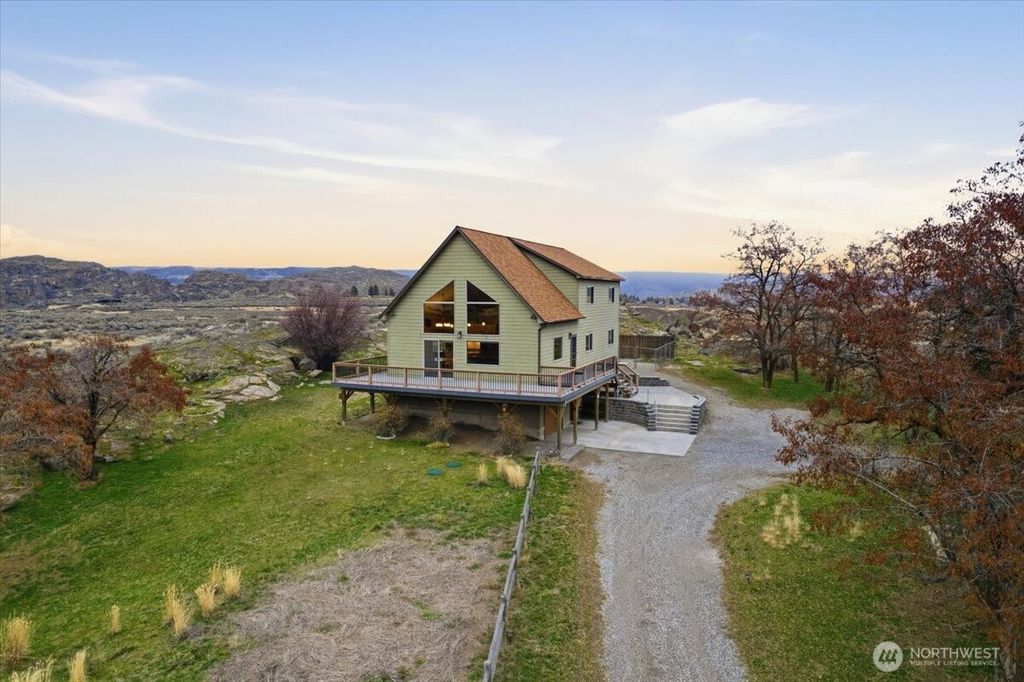 Photo of 56082 Hwy 155 N, Electric City, WA 99123 (MLS # 2461640)